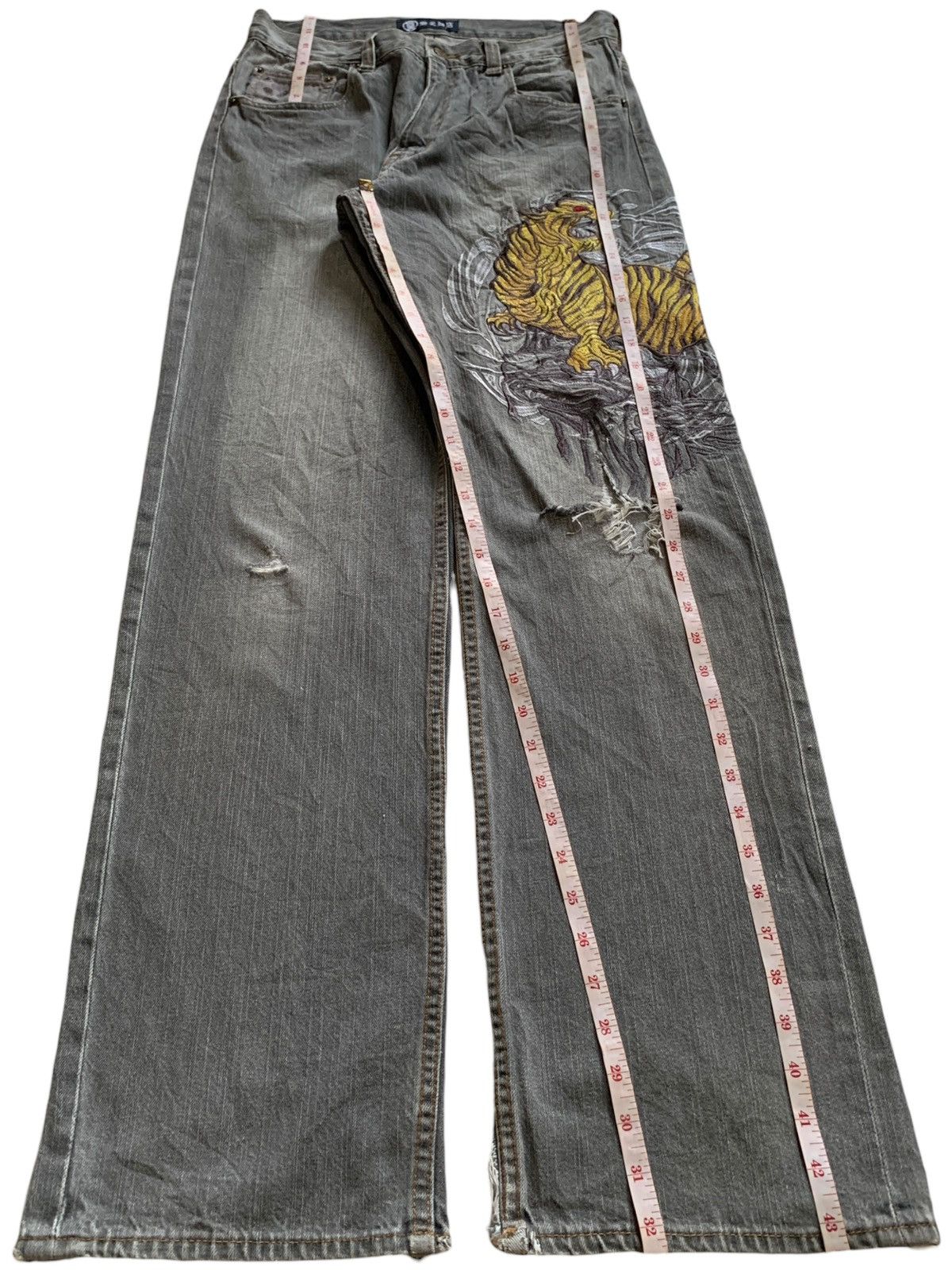 Japanese Brand Vintage Japanese Brand Golden Tiger Embroidered Baggy Jeans Size US 30 / EU 46 - 11 Thumbnail