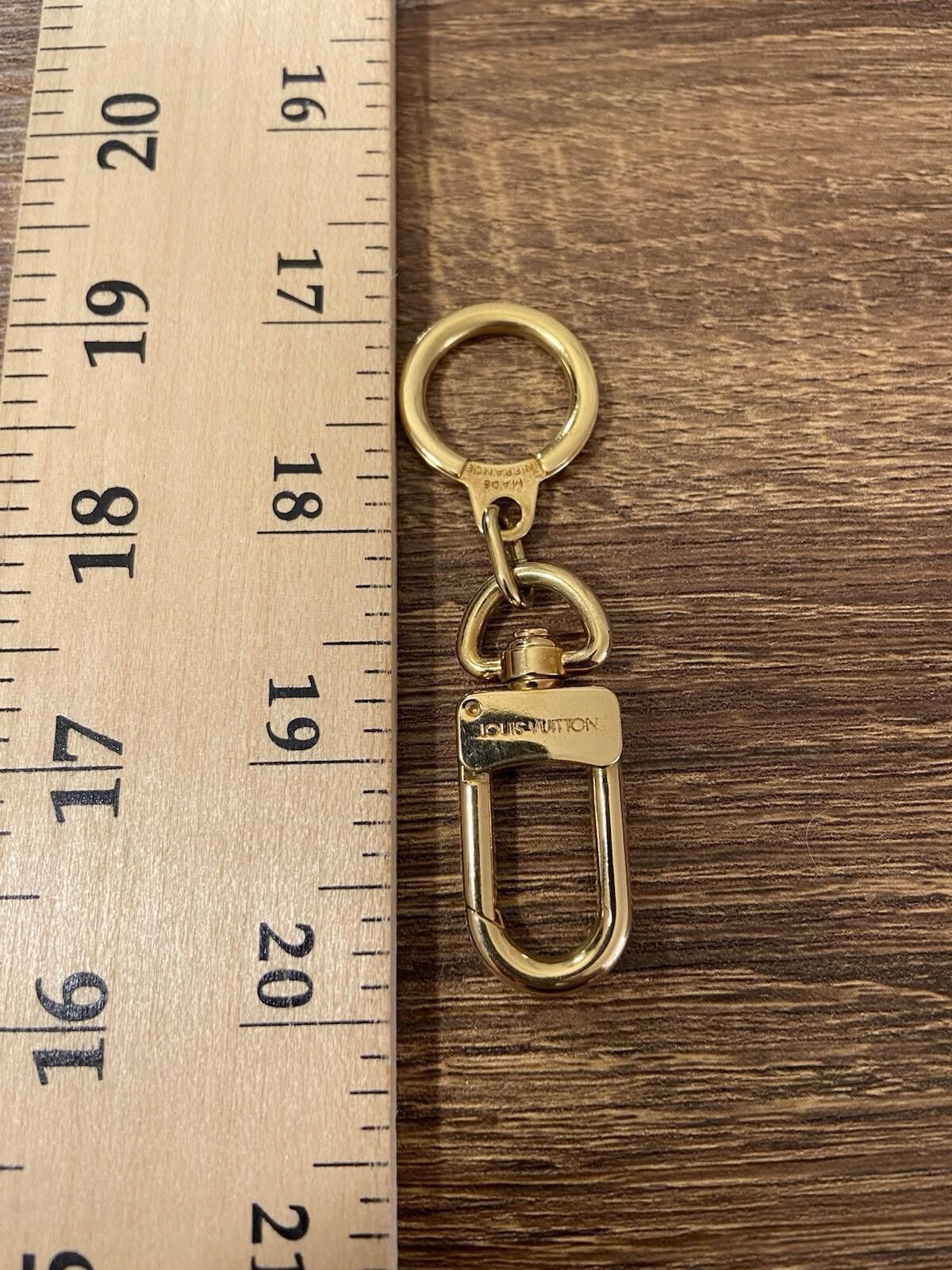 Louis Vuitton Louis Vuitton gold metal keychain bag charm, made in France Size ONE SIZE - 4 Thumbnail