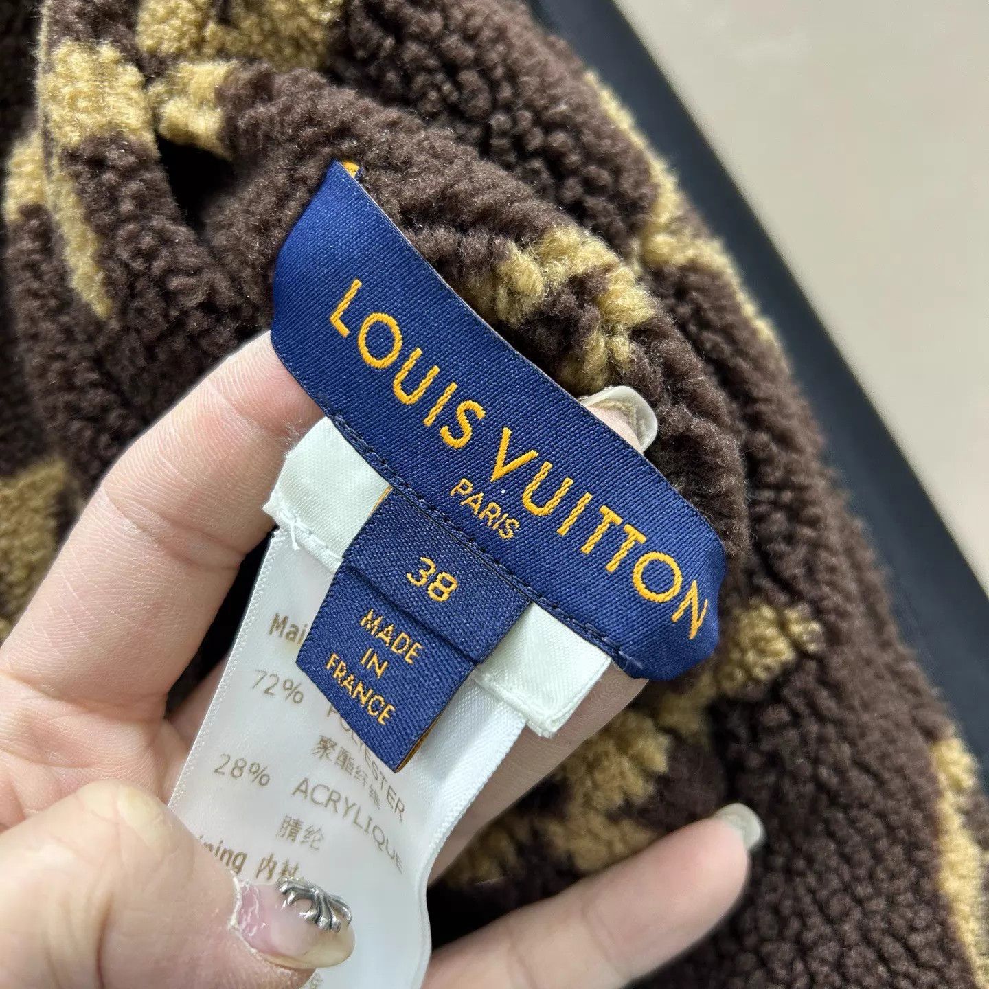 Louis Vuitton LV Monogram Teddy 2-sided jacket BNWT 38 ys001361 Size S / US 4 / IT 40 - 5 Thumbnail