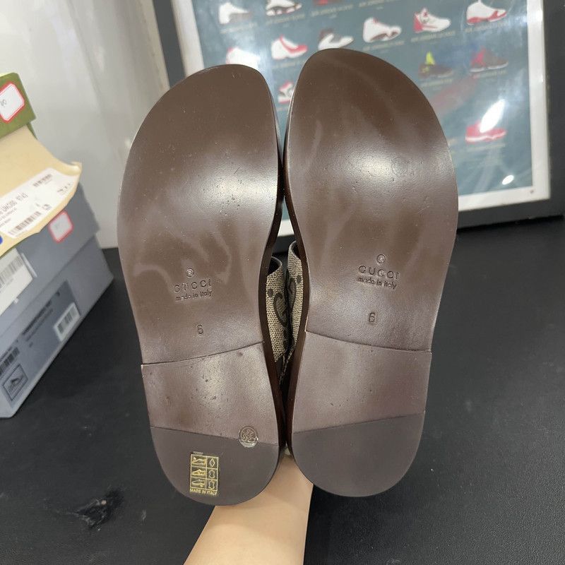 Gucci Gucci Comfortable Gray Slide Sandals for Men - Size US 7.5 / EU 40-41 - 4 Thumbnail