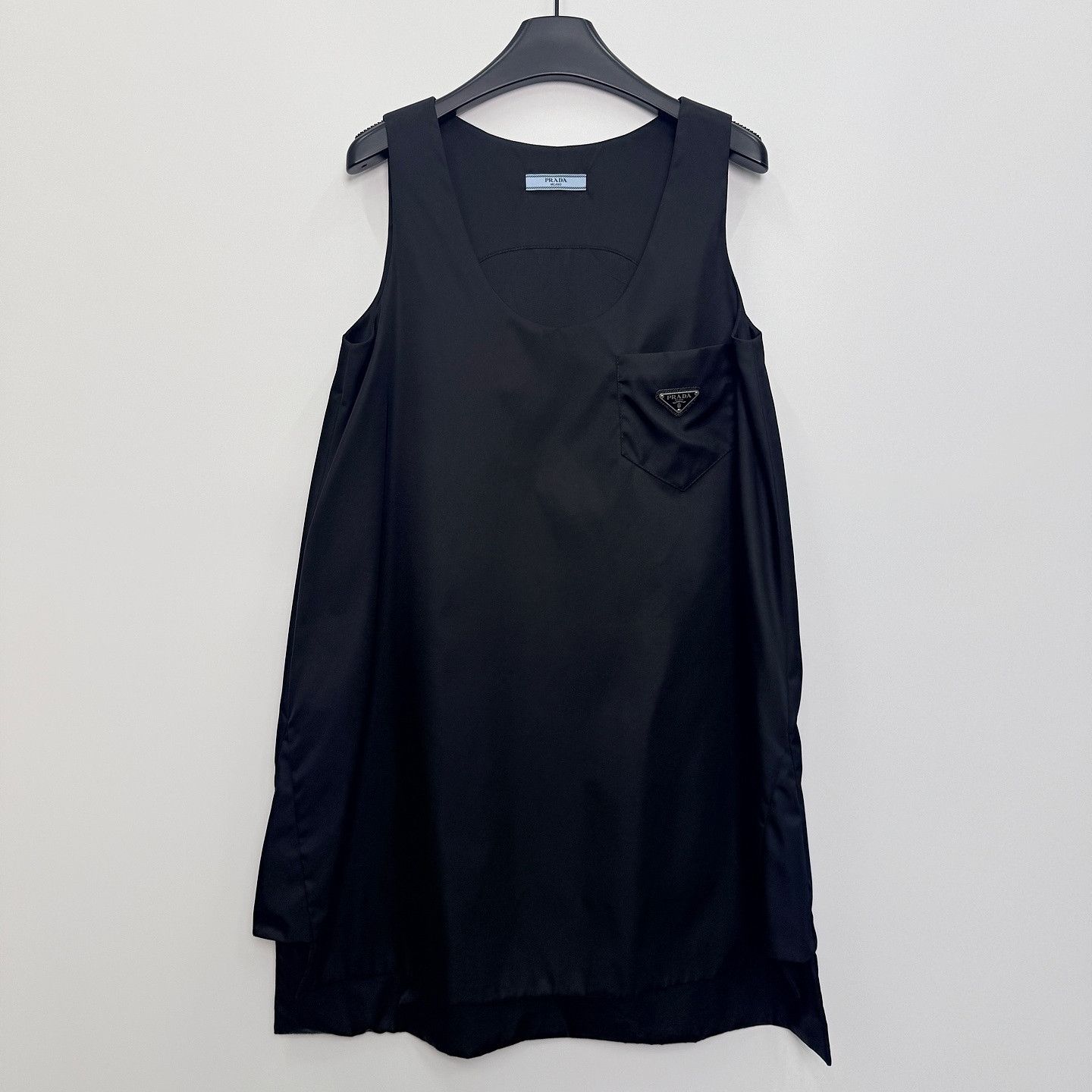 Prada Prada Enamel Logo Pocket Dress Size 42 Size M / US 6-8 / IT 42-44 - 1 Thumbnail
