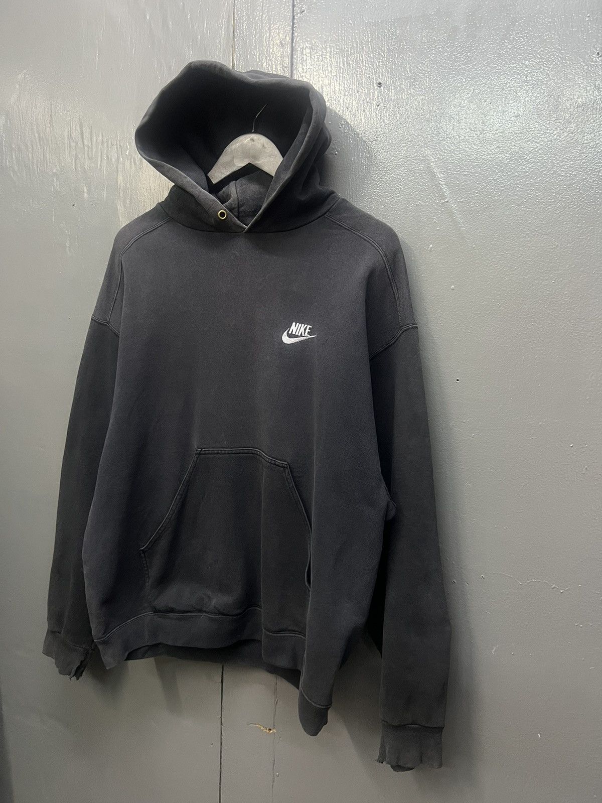 Nike Vintage Nike Hoodies Distress Size US M / EU 48-50 / 2 - 3 Thumbnail