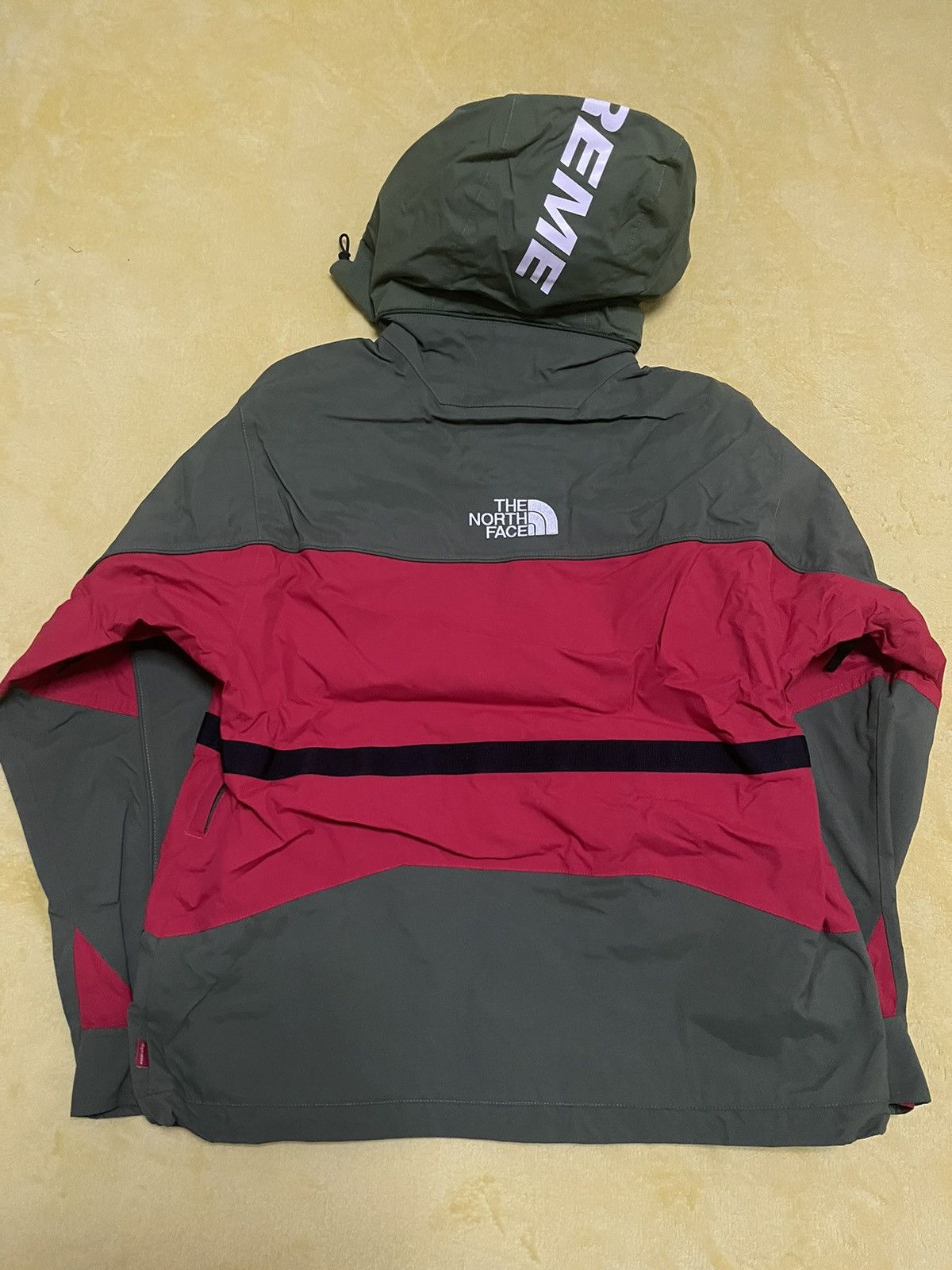 Supreme × The North Face Supreme tnf steep tech red green north 