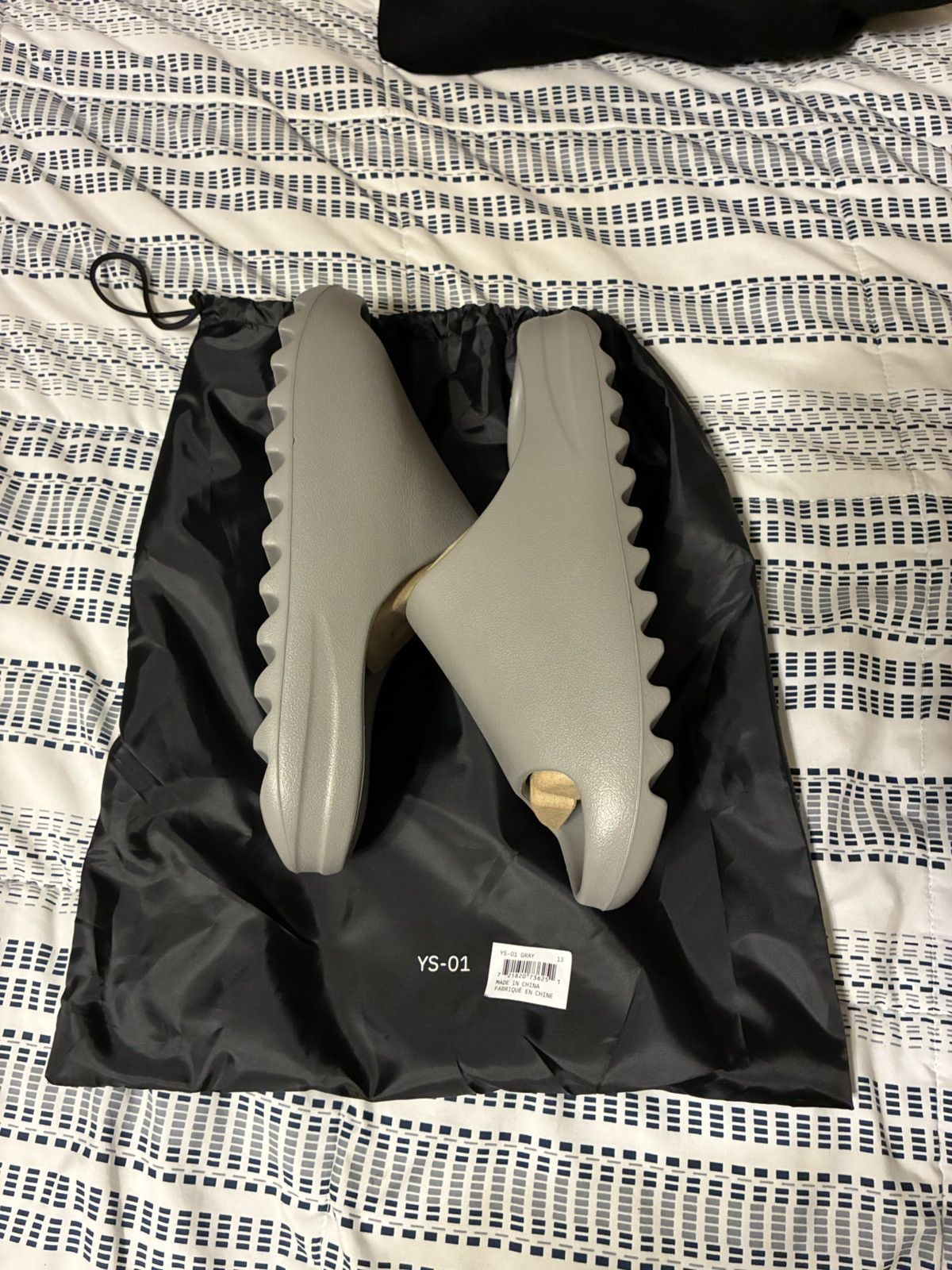 Yeezy Yeezy Slides Grey Size US 13 / EU 46 - 3 Thumbnail