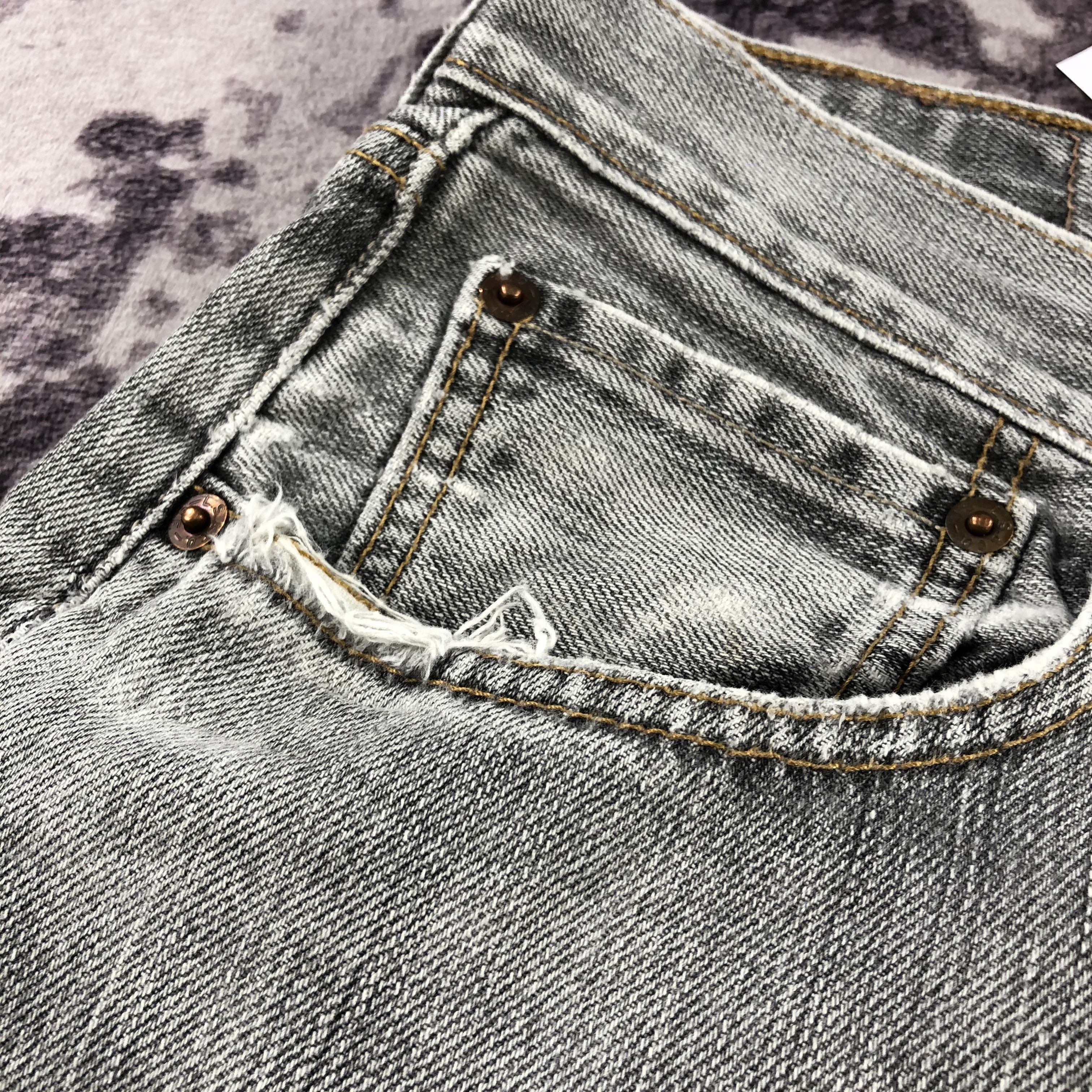 Levi's Vintage Levis 501 Jeans-JM3038 Size US 35 - 10 Thumbnail