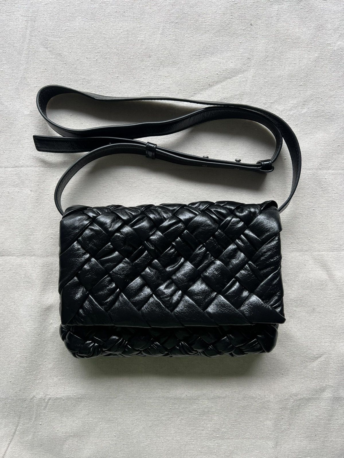 Bottega Veneta 🚩$3.5K VALUE🚩 Rumple Intrecciato Black Messenger Bag Small Size ONE SIZE - 1 Thumbnail