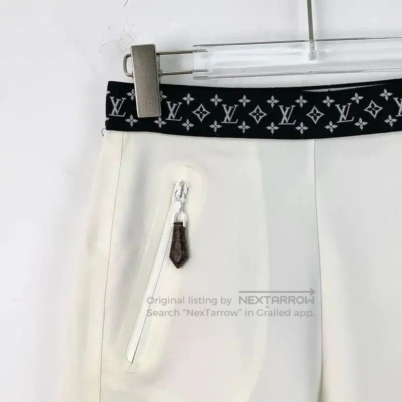 Other Louis Vuitton White Casual Women's Shorts . Size 23" - 2 Thumbnail
