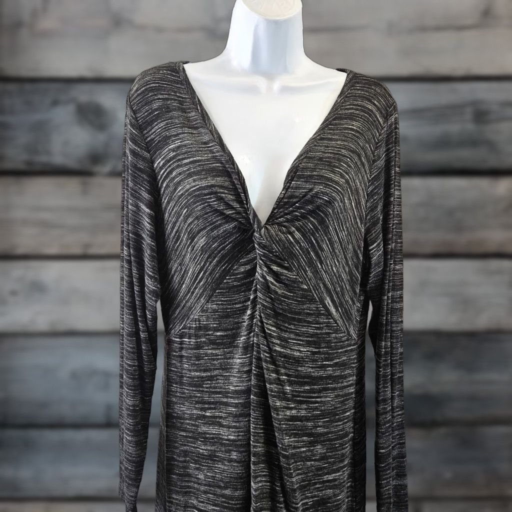 Soft Surroundings Soft Surroundings Kate knotted tunic Blouse Womens M Black Rayon Blend V-Neck Long Sleeve Shirt Men/Women none Size M / US 6-8 / IT 42-44 - 1 Thumbnail