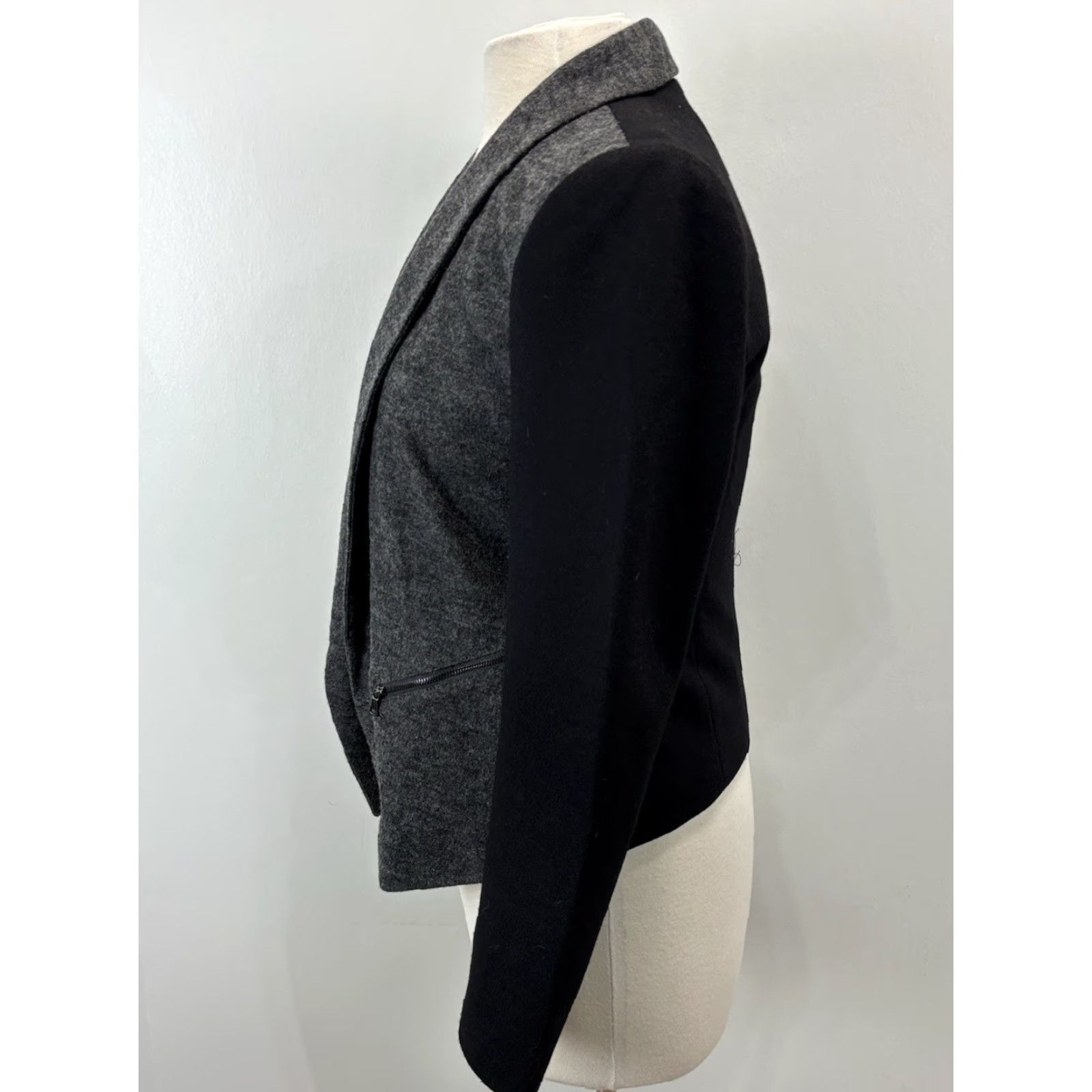 Ann Taylor Ann Taylor Blazer Women Size 2 Black Grey Wool Blend Open Front Colorblock Two-Tone Womens Size XS / US 0-2 / IT 36-38 - 2 Thumbnail