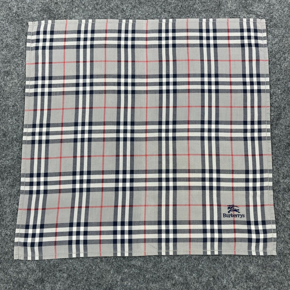 Burberry Burberry Handkerchief / Neckerchief / Headscarf B956 Size ONE SIZE - 1 Thumbnail