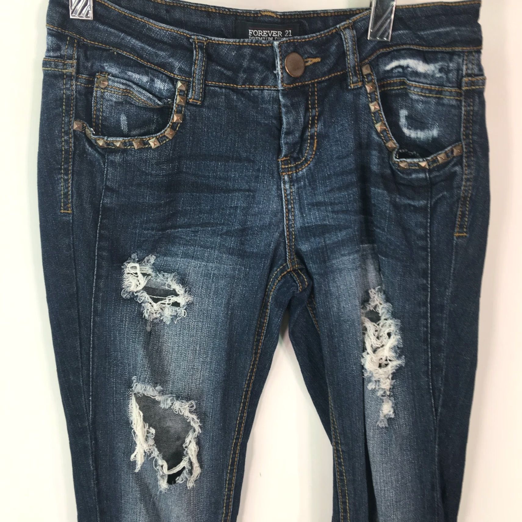 Forever 21 FOREVER 21 Womens Jeans Skinny Blue Denim Regular Mid Rise 25 32in Inseam Distressed Stretch Pockets Cotton Blend Size 42" / US 20 - 3 Thumbnail