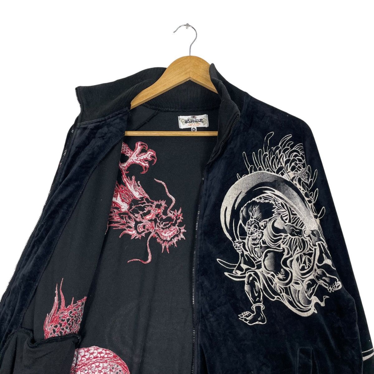 Japanese Brand 💥KARAKURI TAMASHI JAPAN SUKAJAN OVERPRINTED Size US L / EU 52-54 / 3 - 10 Thumbnail