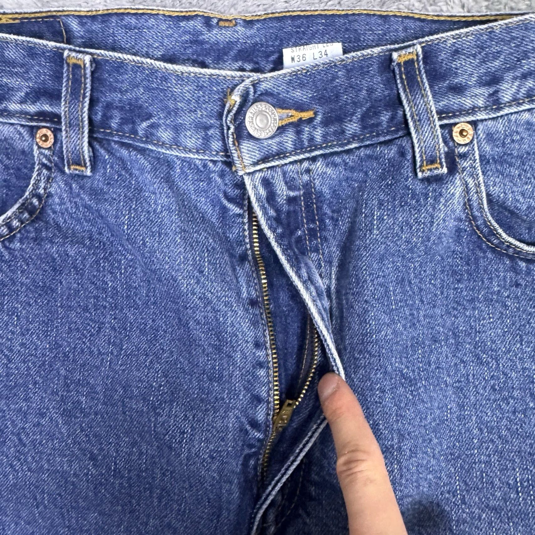 Levi's VINTAGE Levi's 505 Jeans Mens 34x34 Regular Straight Paper Tag Batwing 90s Y2K Jeans Mens Regular 34 Blue 34x34 Size US 36 / EU 52 - 4 Thumbnail