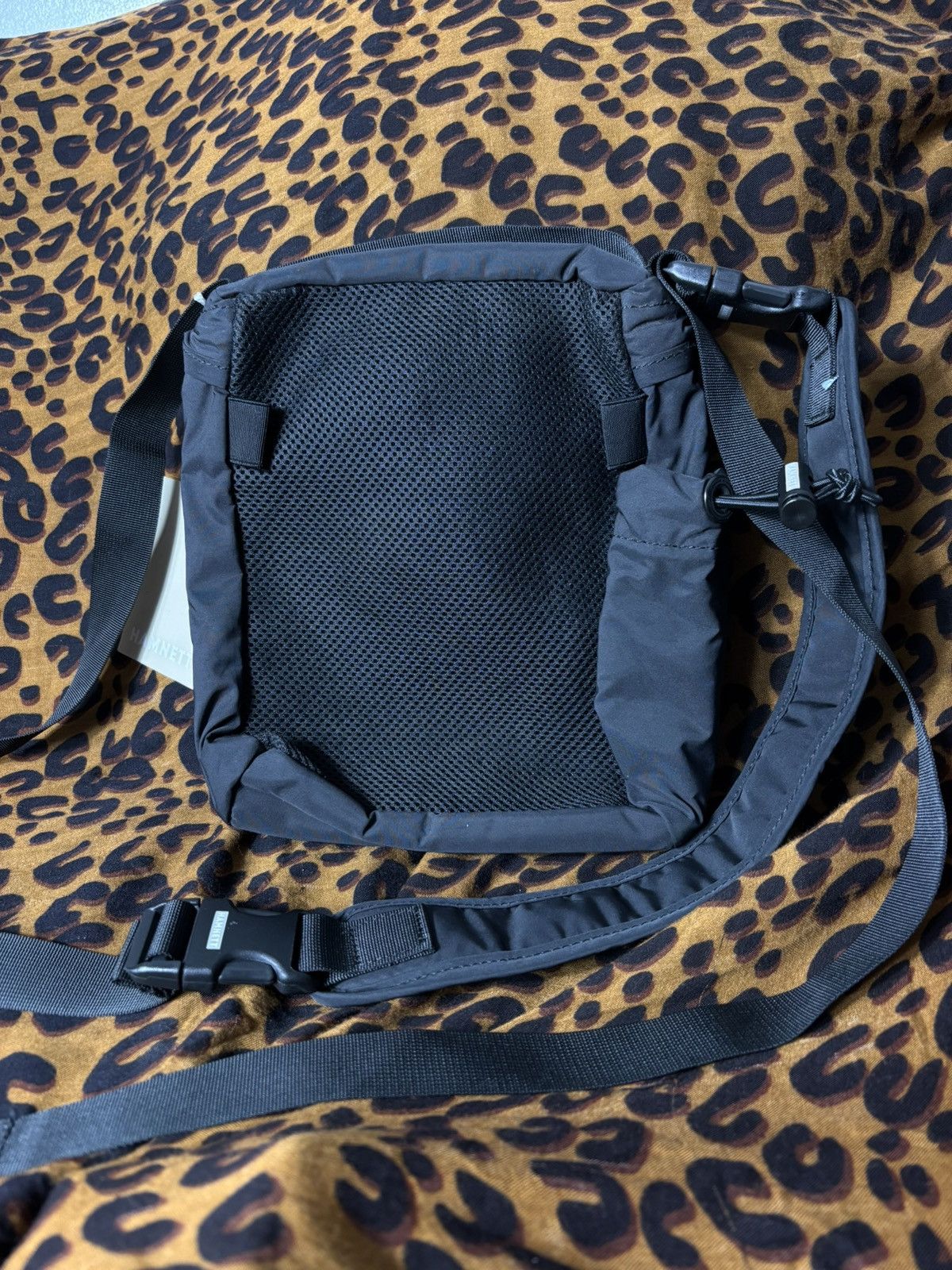 Katharine Hamnett London Katherine Hamnett London x Maruem Japan Sling Bag Size ONE SIZE - 6 Thumbnail