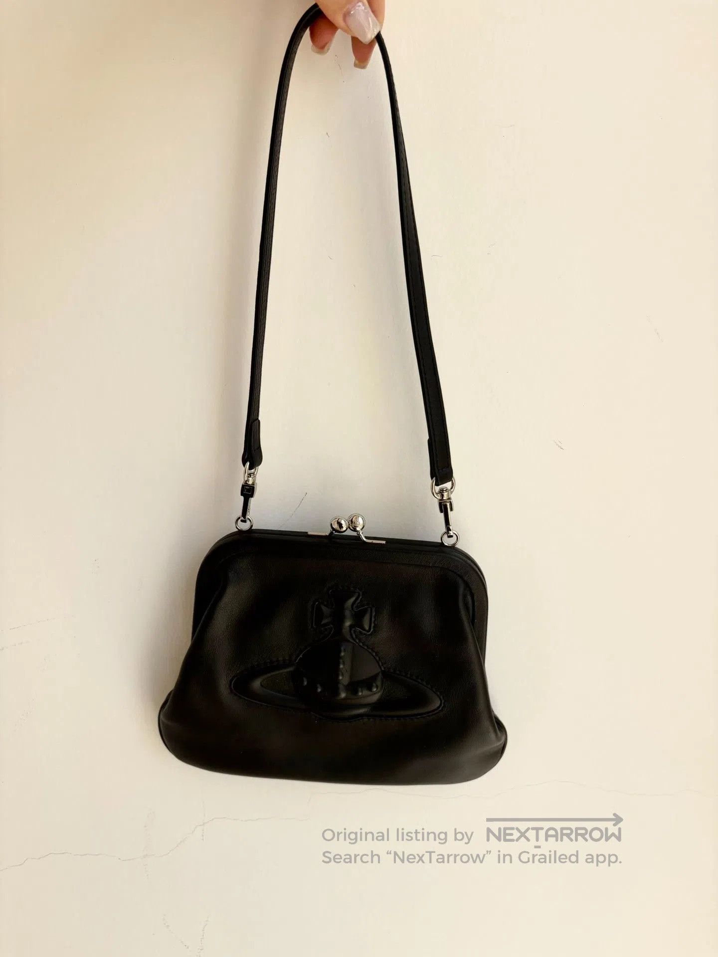 Vivienne Westwood Vivienne Westwood Embossed Saturn Shoulder Bag. Size ONE SIZE - 2 Thumbnail