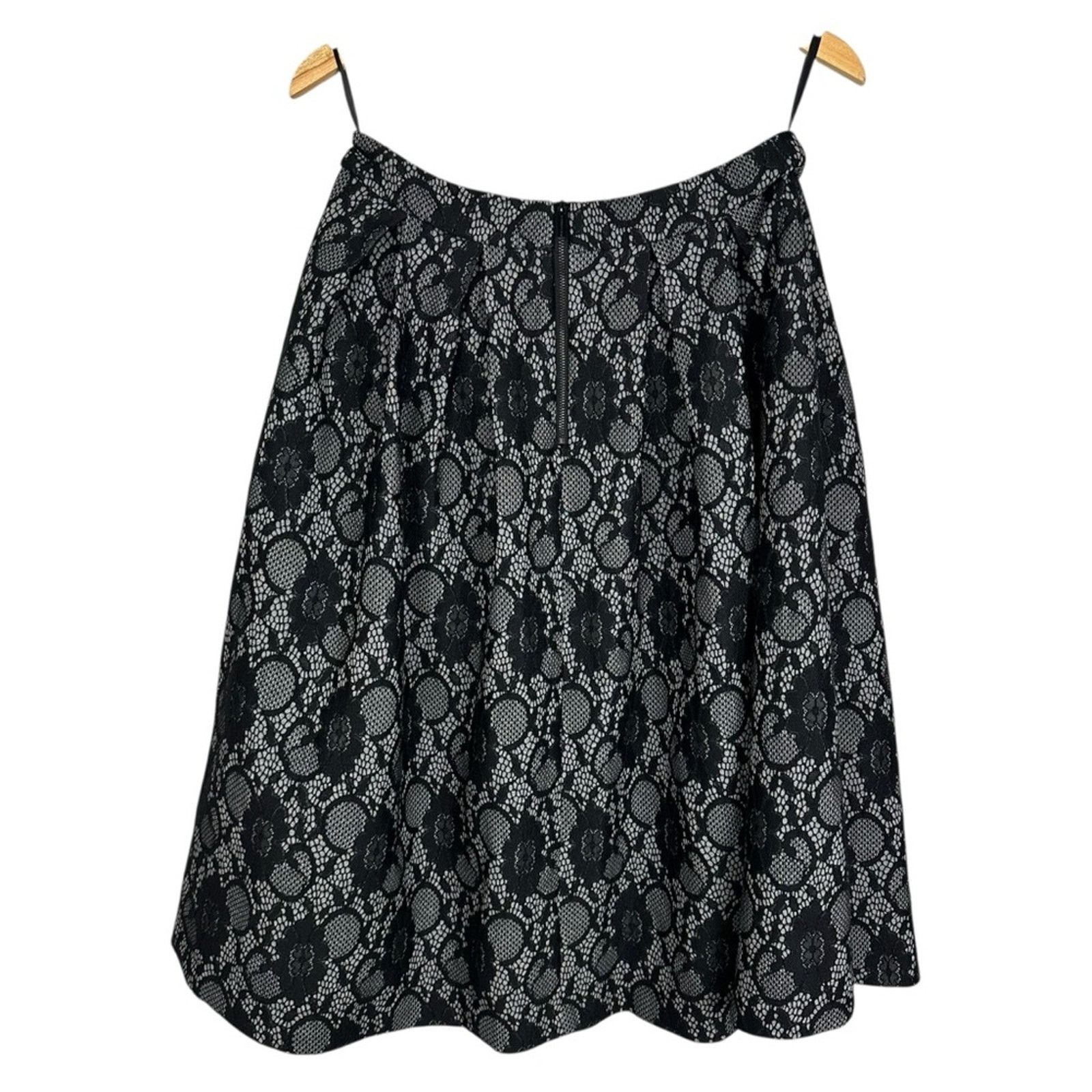 Karl Lagerfeld Karl Lagerfeld Black A-Line Midi Lace Swing Skirt Size 8 Size 30" / US 8 / IT 44 - 6 Thumbnail