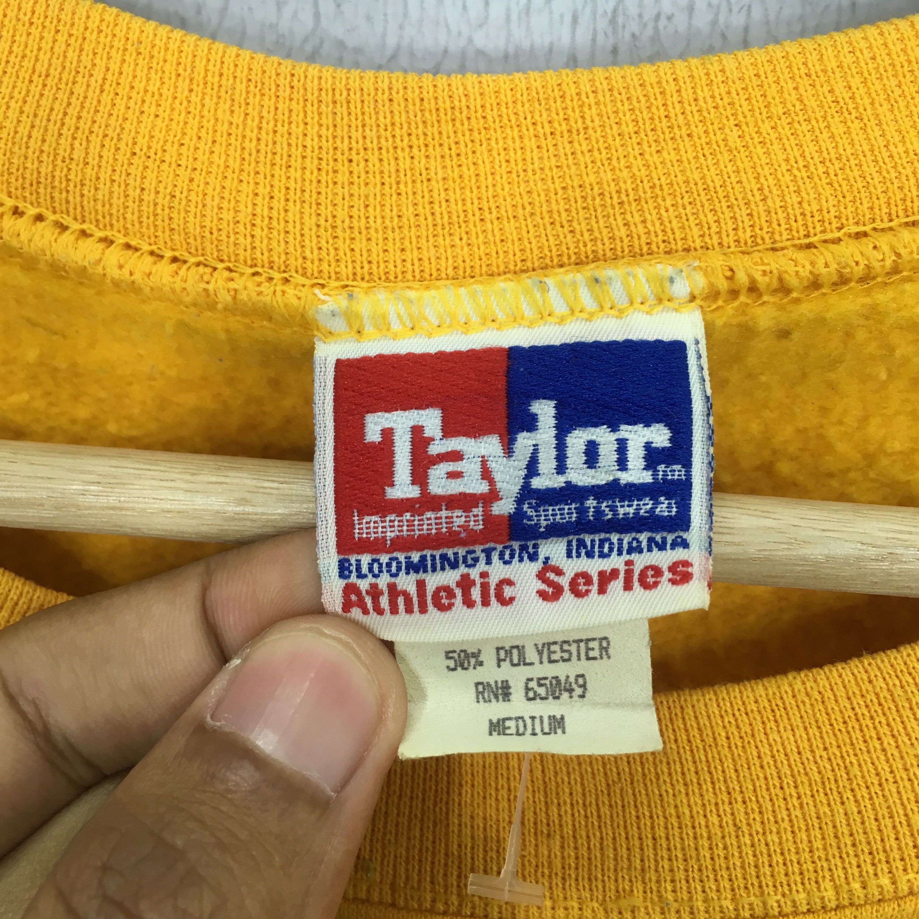 Vintage Vintage West Virginia University Yellow - 274 Size US M / EU 48-50 / 2 - 11 Thumbnail