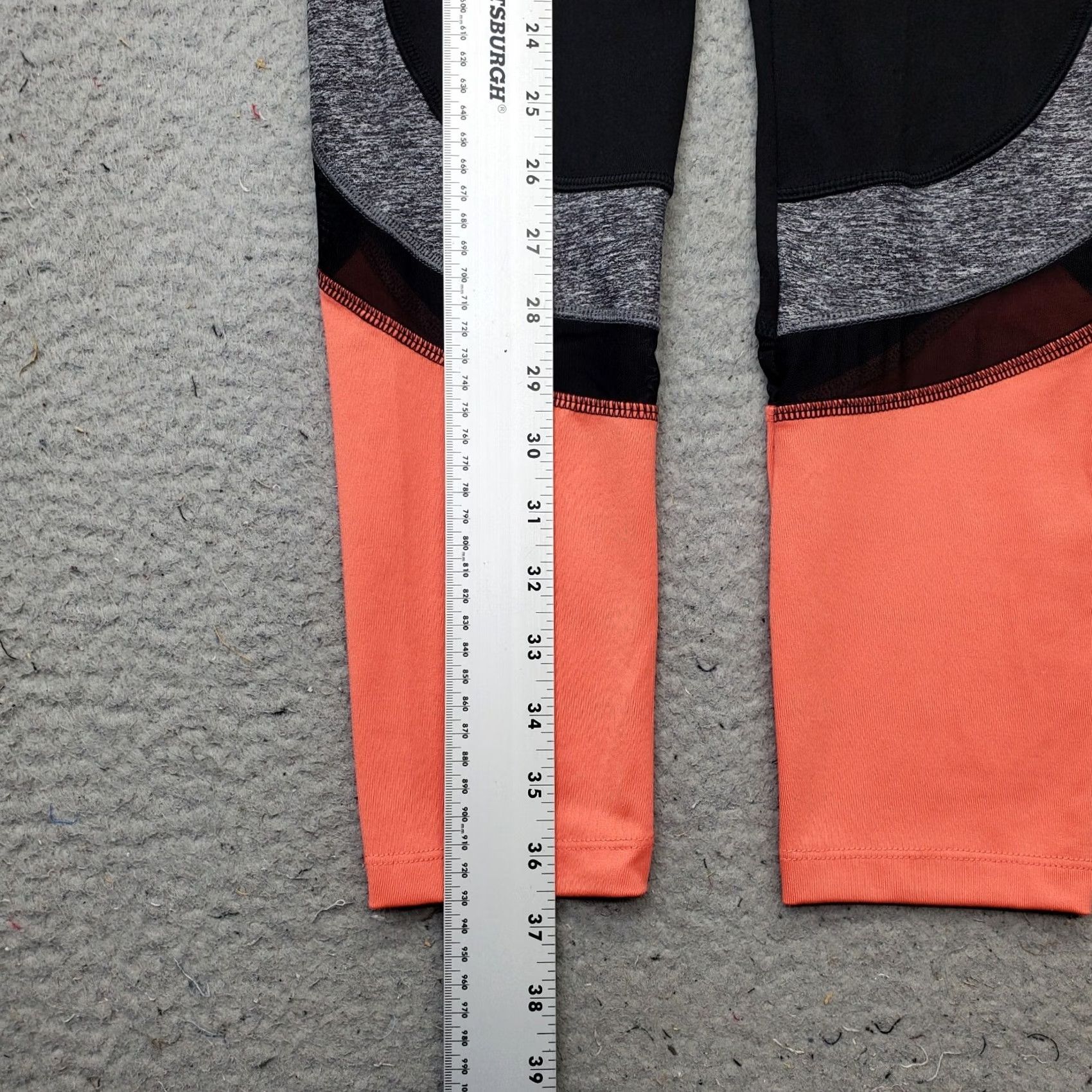 Victoria's Secret PINK Victoria's Secret Cropped Leggings Womens M Multi Ultimate Skinny Seamless Size 32" / US 10 / IT 46 - 3 Thumbnail