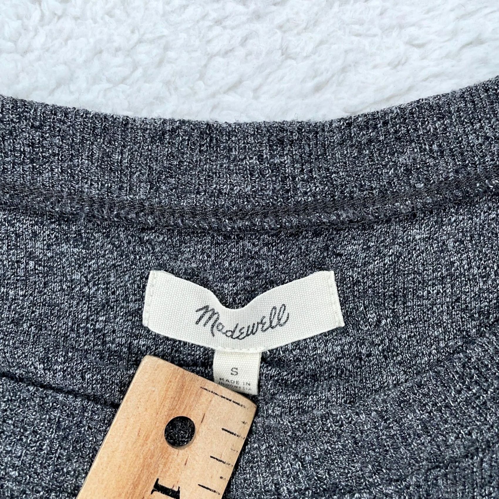Madewell Madewell T-Shirt Womens Small Gray Cropped Long Sleeve Round Neck Size S / US 4 / IT 40 - 3 Thumbnail