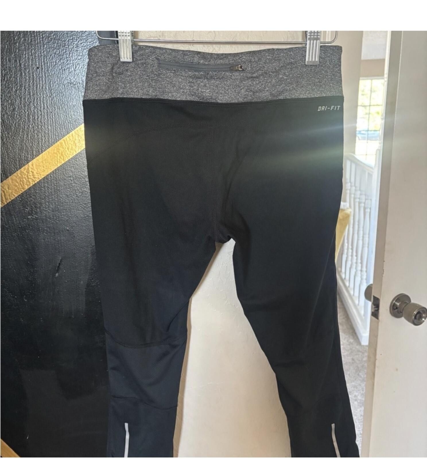 Nike (Nike) Running Black and Gray leggings Size 32" / US 10 / IT 46 - 7 Thumbnail