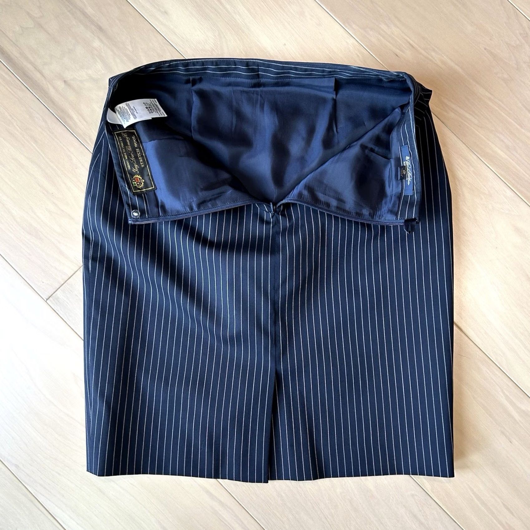 Brooks Brothers Brooks Brothers Loro Piana Pencil Pinstripe Skirt Blue Wool Blend Women’s 6P Size 28" / US 6 / IT 42 - 4 Thumbnail