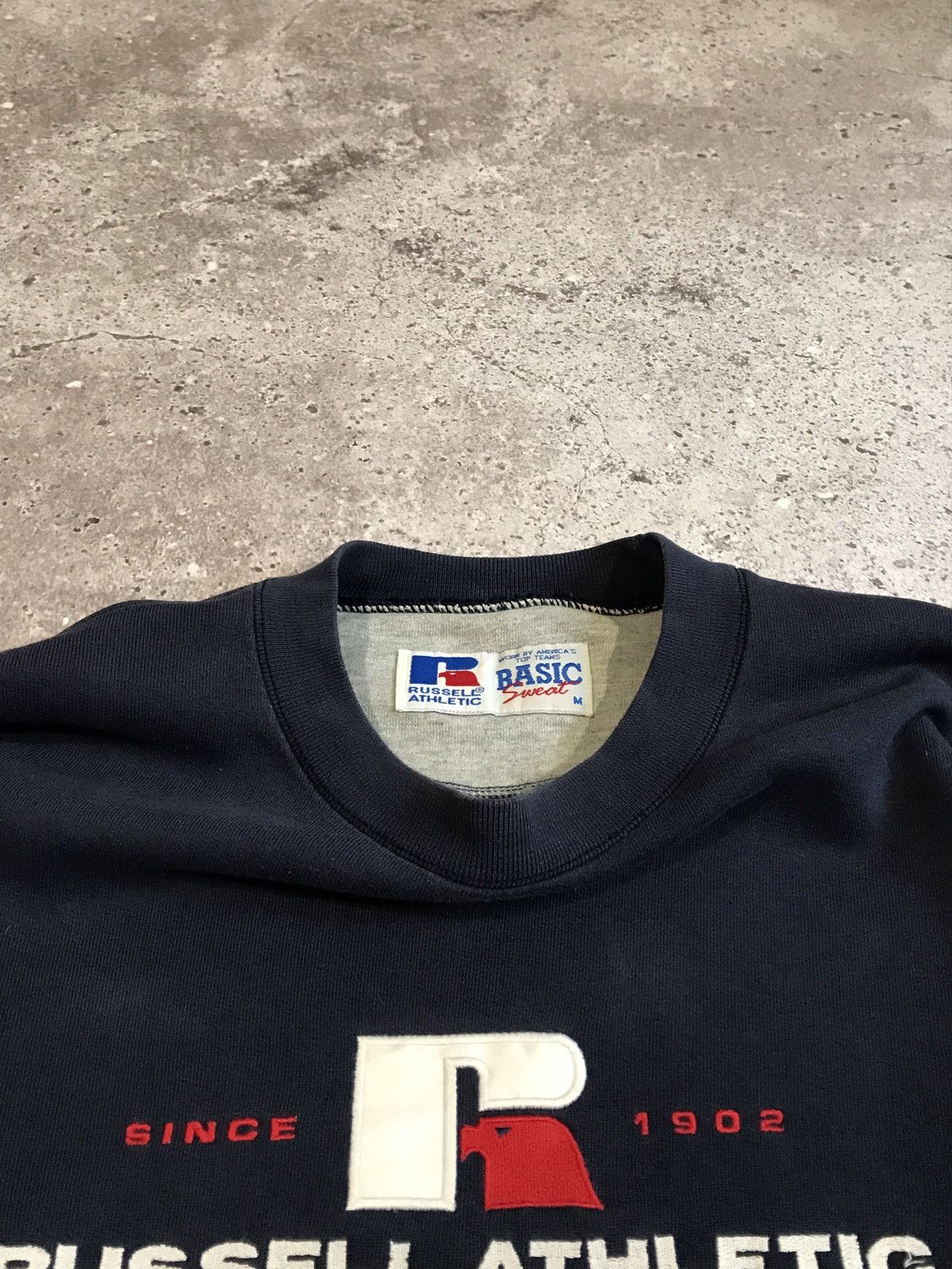 Russell Athletic × Vintage Vintage Sweatshirt Russel Athletic Faded Embroiled Logo M Size US M / EU 48-50 / 2 - 4 Thumbnail