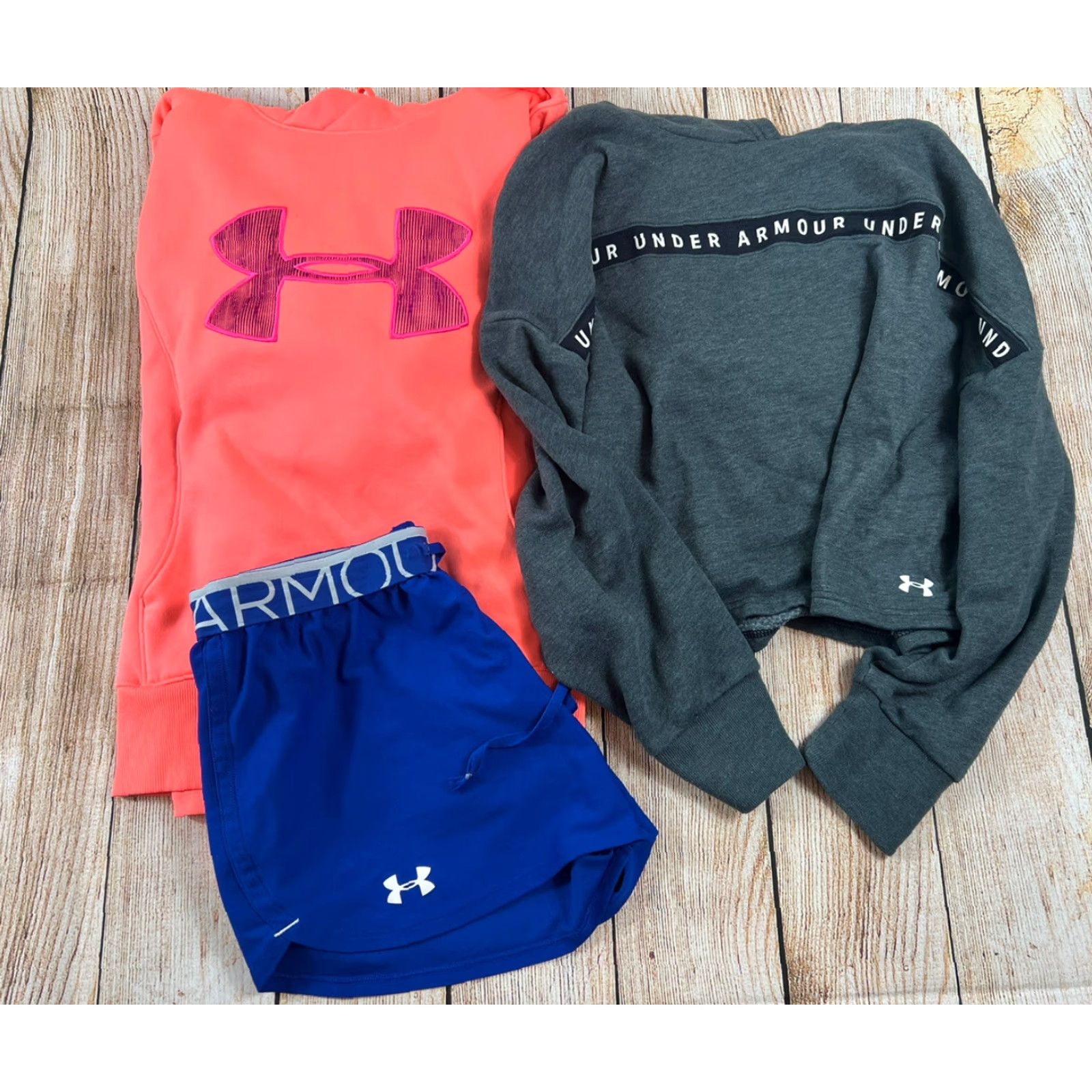 Under Armour VINTAGE Under Armour Women’s Shorts Hoodie Crop Pink Grey S Lot of 3 Activewear XSmall? Size S / US 4 / IT 40 - 2 Thumbnail