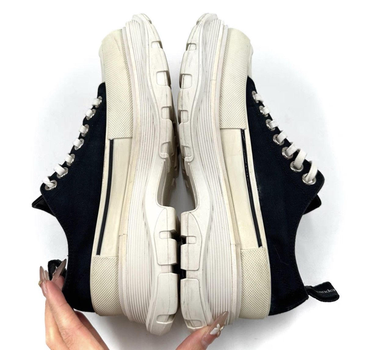 Alexander McQueen Alexander McQueen Tread Slick Black Platform Sneakers K12 Size US 7 / IT 37 - 6 Thumbnail