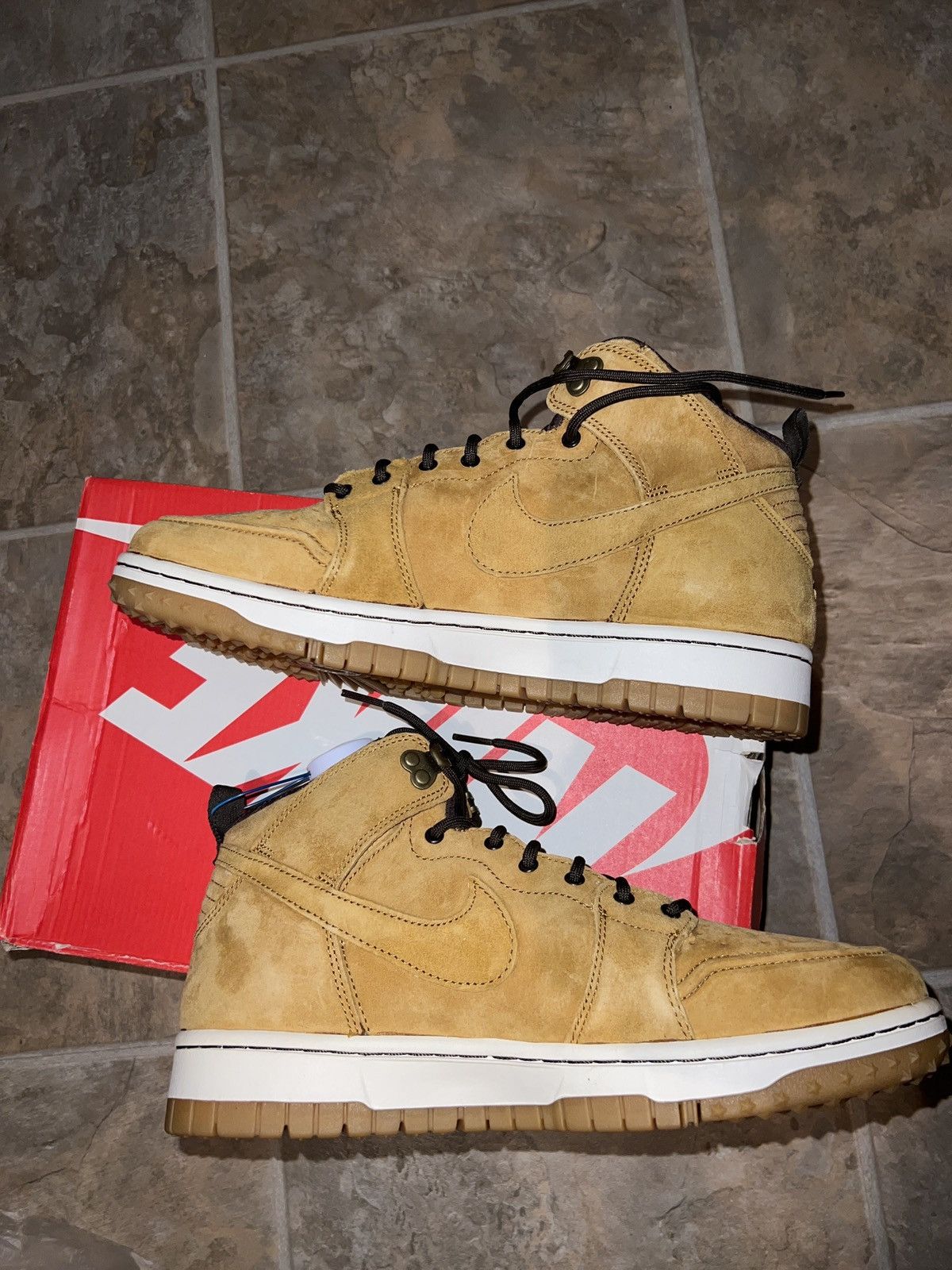 Nike NIKE DUNK CMFT WB Size US 10 / EU 43 - 2 Thumbnail