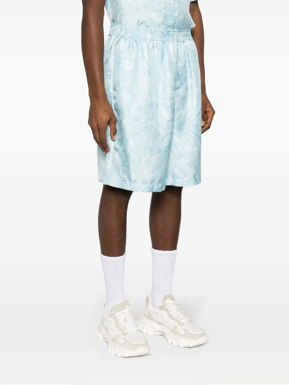 Versace o1y0525 Short in Sky Blue Size US 30 / EU 46 - 3 Thumbnail