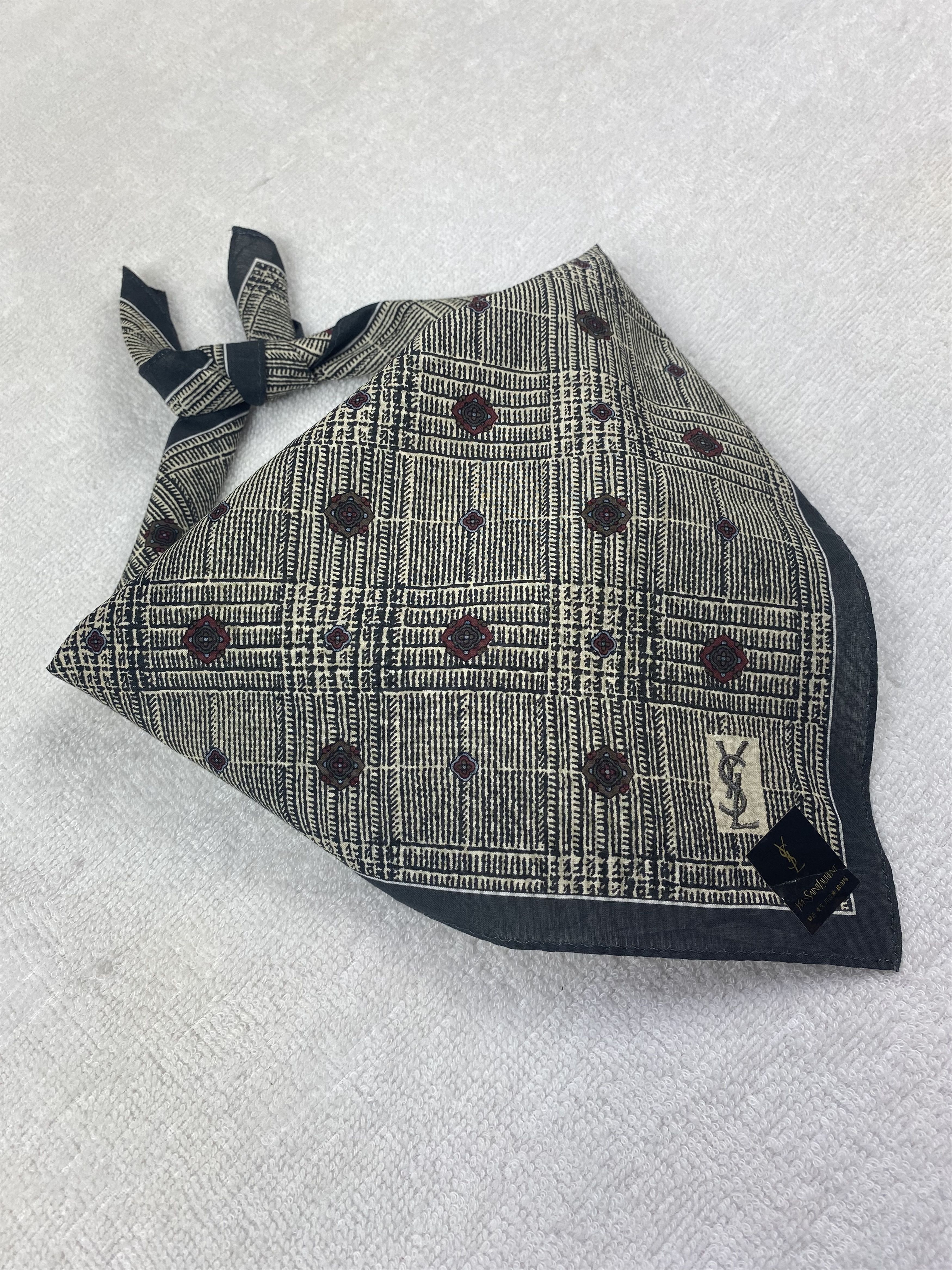 Yves Saint Laurent Yves Saint Laurent Handkerchief / Bandana / Neckerchief Size ONE SIZE - 2 Thumbnail