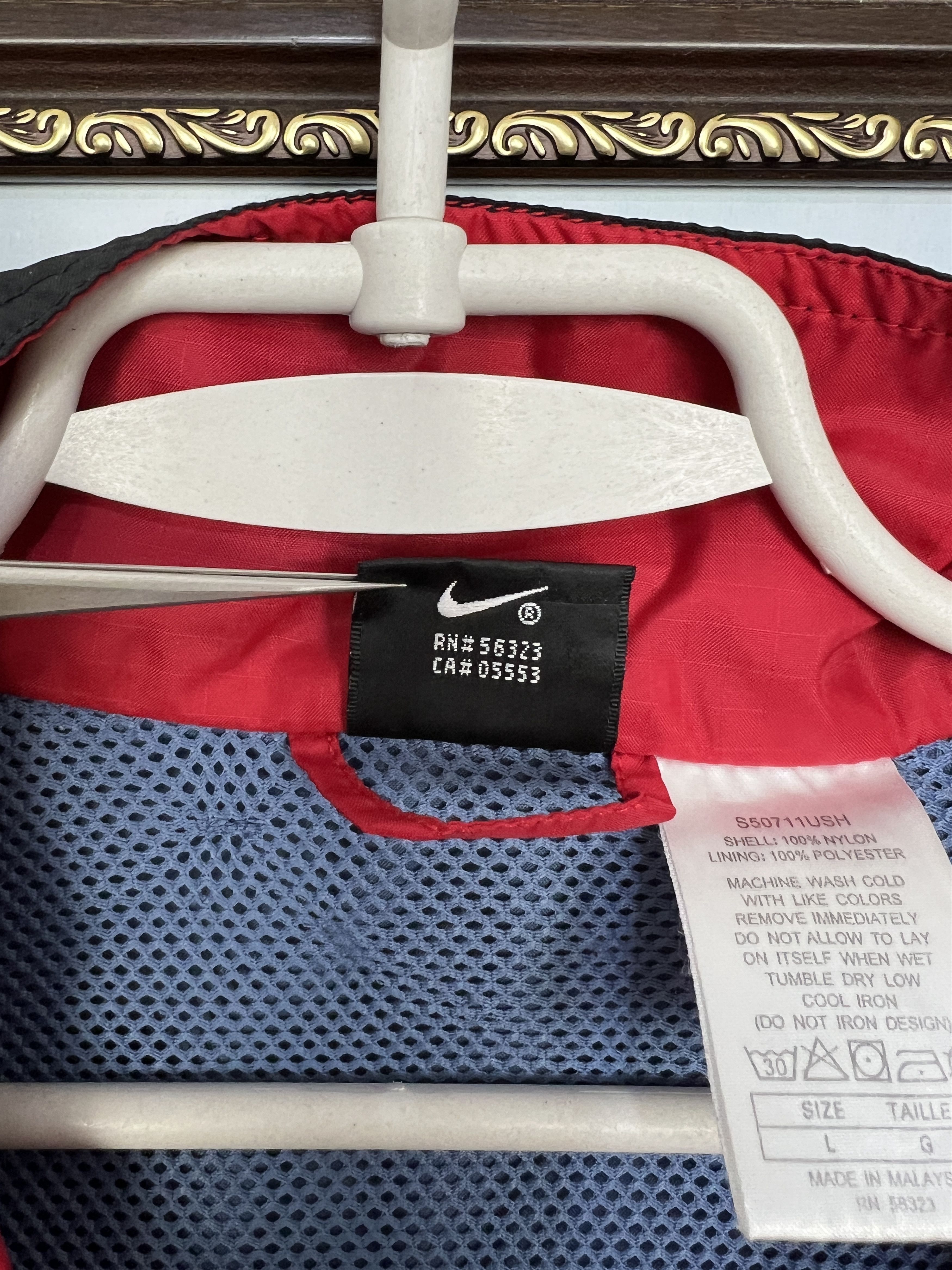 Nike Vintage 90's Nike Swoosh Logo Jacket Windbreaker Track Top Size US L / EU 52-54 / 3 - 11 Thumbnail