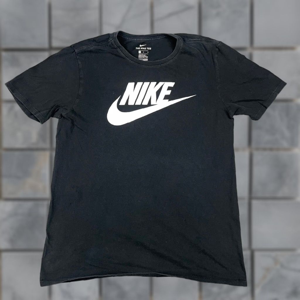 Nike Nike T shirt Mens M Black Logo Graphic Swoosh Sports Dri-FIT Shirt Adult Regular Crew Neck Short Sleeve Nike Brand Men Logo Sports Size US M / EU 48-50 / 2 - 1 Thumbnail