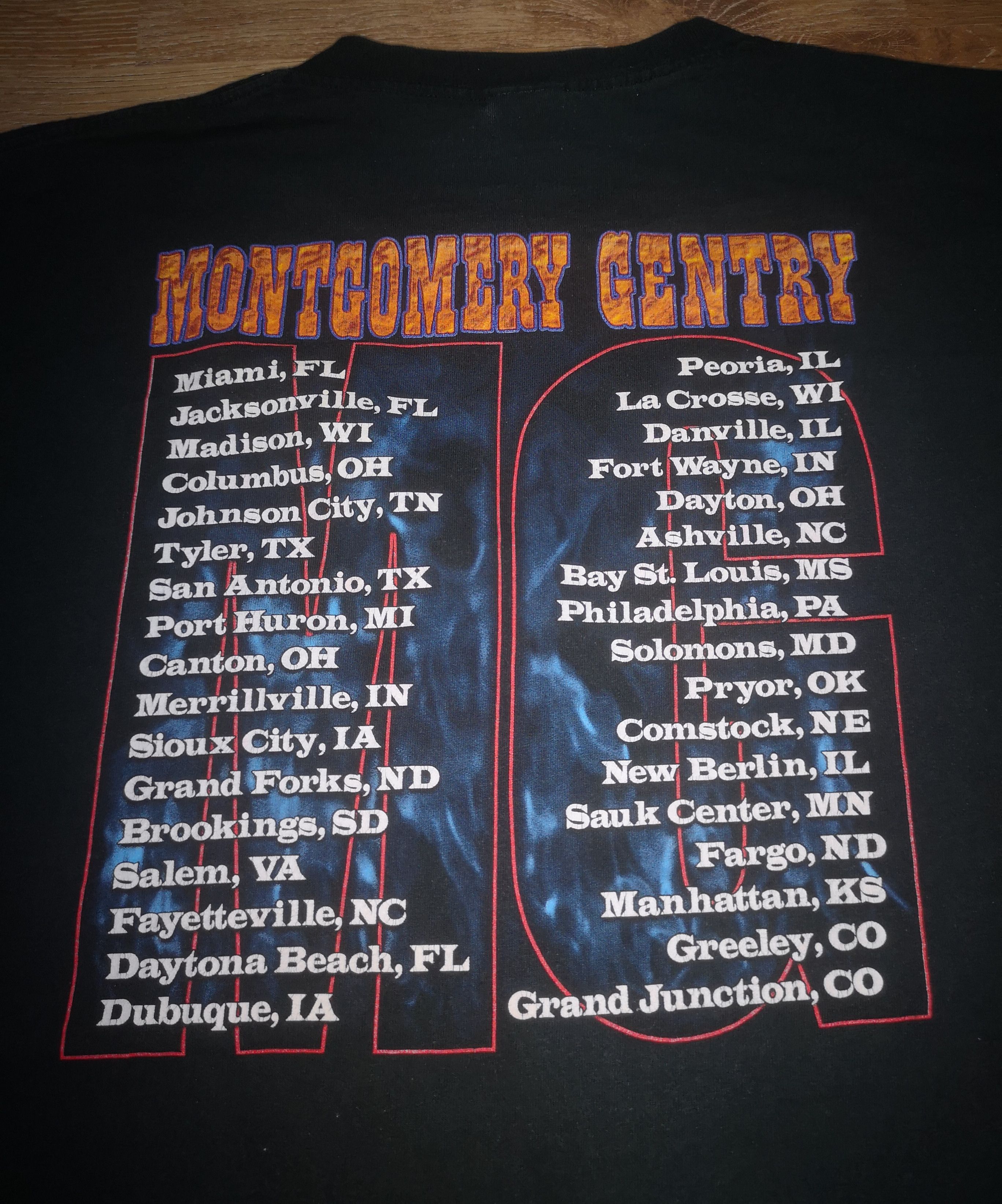 Band Tees × Vintage Vintage Montgomery Gentry Band Tour Hell Yeah Concert Shirt Size US XXL / EU 58 / 5 - 7 Thumbnail