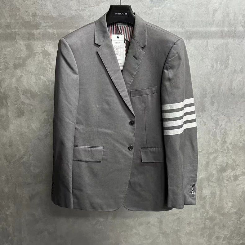 Thom Browne Thom browne The latest gray wool sleeve pattern logo suit j Size US XL / EU 56 / 4 - 1 Thumbnail