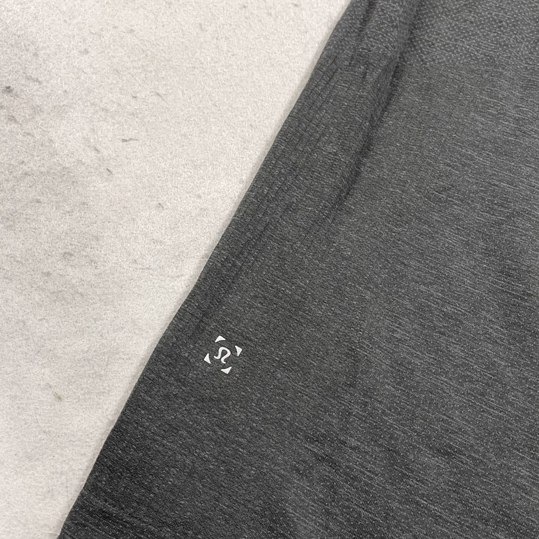 Lululemon Lululemon Shirt Mens Large Gray Long Sleeve Metal Vent Athletic Tee Size US L / EU 52-54 / 3 - 6 Thumbnail