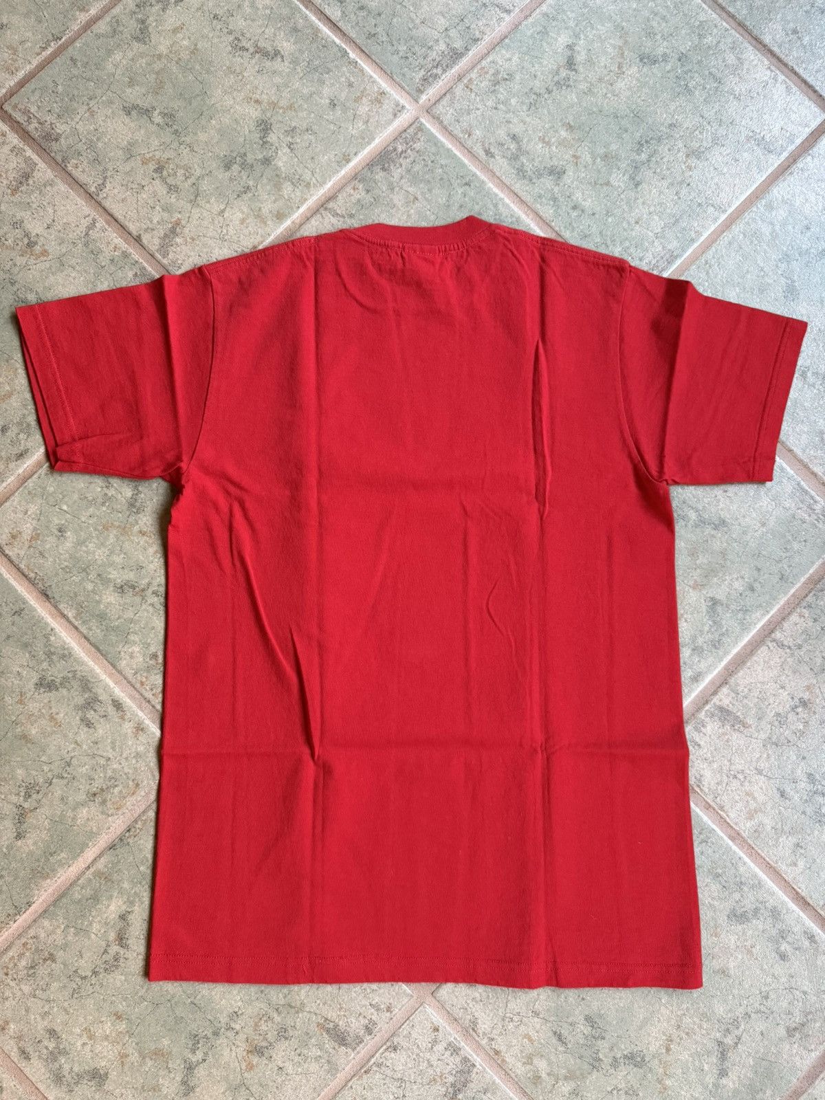 Supreme 2005 Purple on Red box logo tee Size US M / EU 48-50 / 2 - 5 Thumbnail