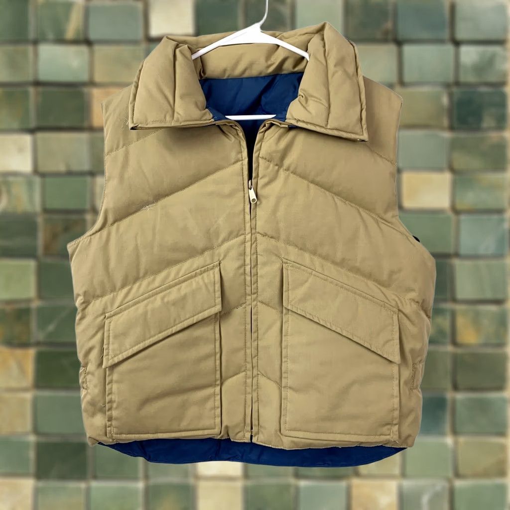 Vintage VINTAGE Franconia Vest Puffer Mens L Quilted Full Zip Stand-Up Collar Tan Blue WINTER OUTDOOR Retro Classic Travel Workwear Hiking Size US L / EU 52-54 / 3 - 1 Thumbnail