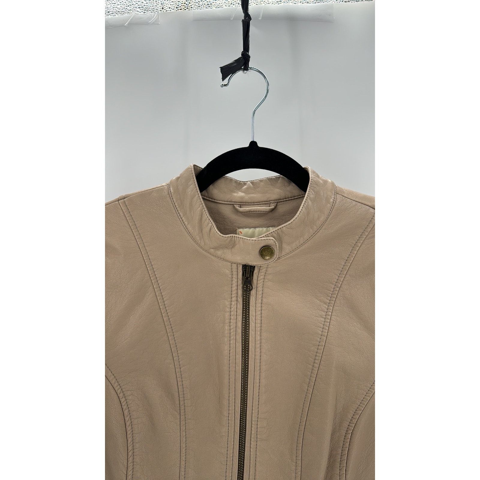 G.H. Bass & Co. G.H. Bass & Co. Moto Jacket Beige Faux Leather Women's sz S Size S / US 4 / IT 40 - 5 Thumbnail