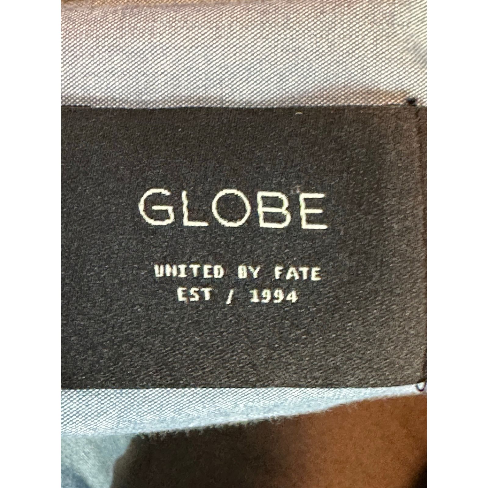 Globe Globe gray Hawaiian print long sleeves button shirt size M Size US M / EU 48-50 / 2 - 3 Thumbnail
