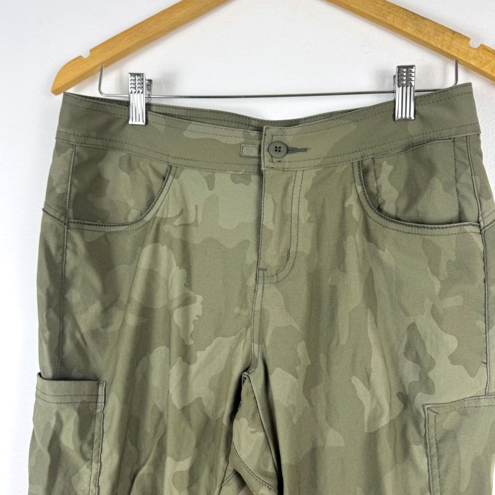 Prana PrAna Women Standard Fit Cargo Jogger Pants Camo Print 6 Rg Outdoor Size 28" / US 6 / IT 42 - 6 Thumbnail
