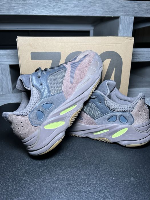 Yeezy 700 best sale mauve grailed