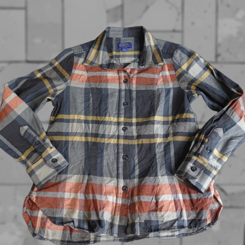 Pendleton VINTAGE Pendleton Womens Shirt Small Gray Blue Plaid Button Front 100% Virgin Wool Size S / US 4 / IT 40 - 1 Thumbnail