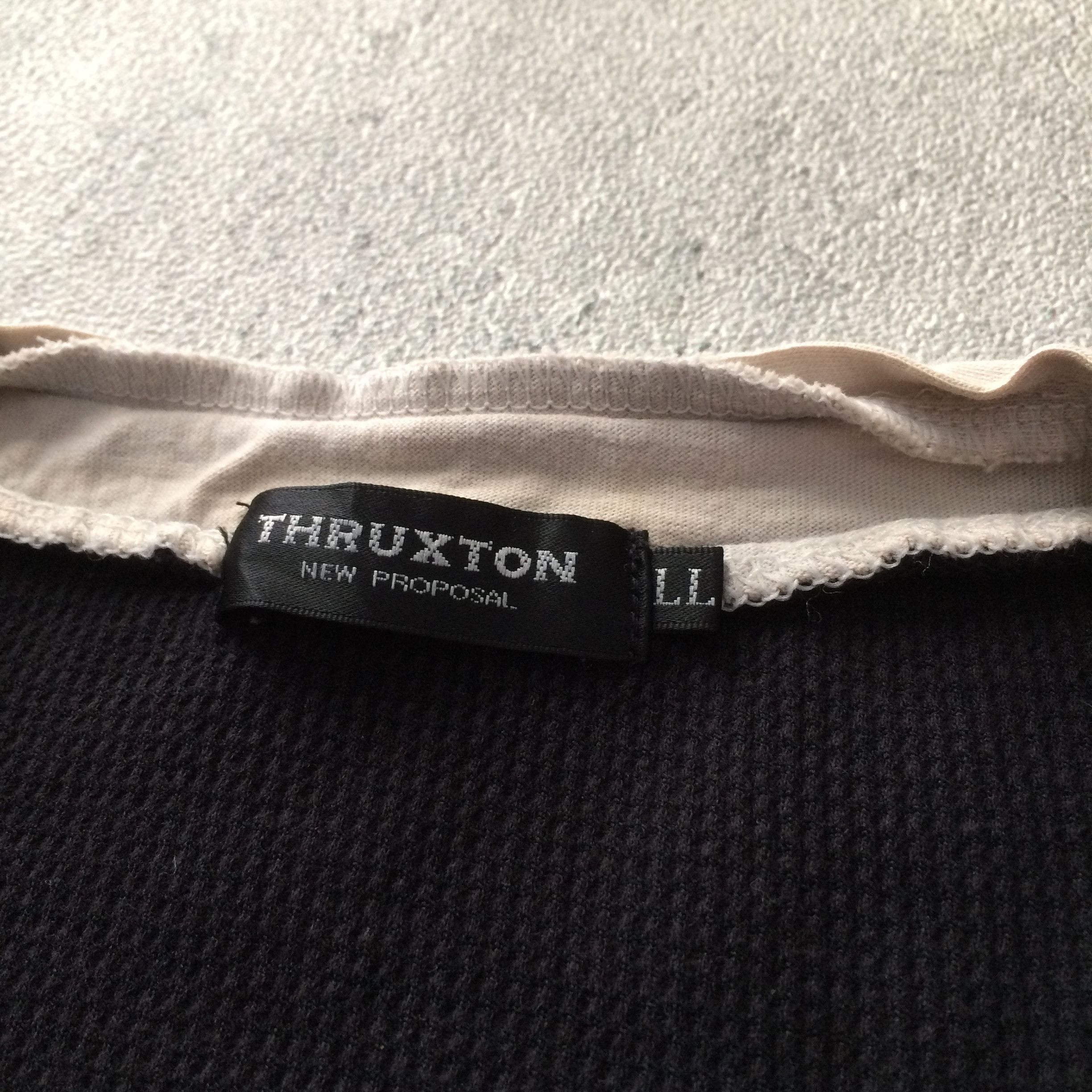 Japanese Brand Thruxton men short sleeve with button detail on V collar Size US M / EU 48-50 / 2 - 2 Thumbnail