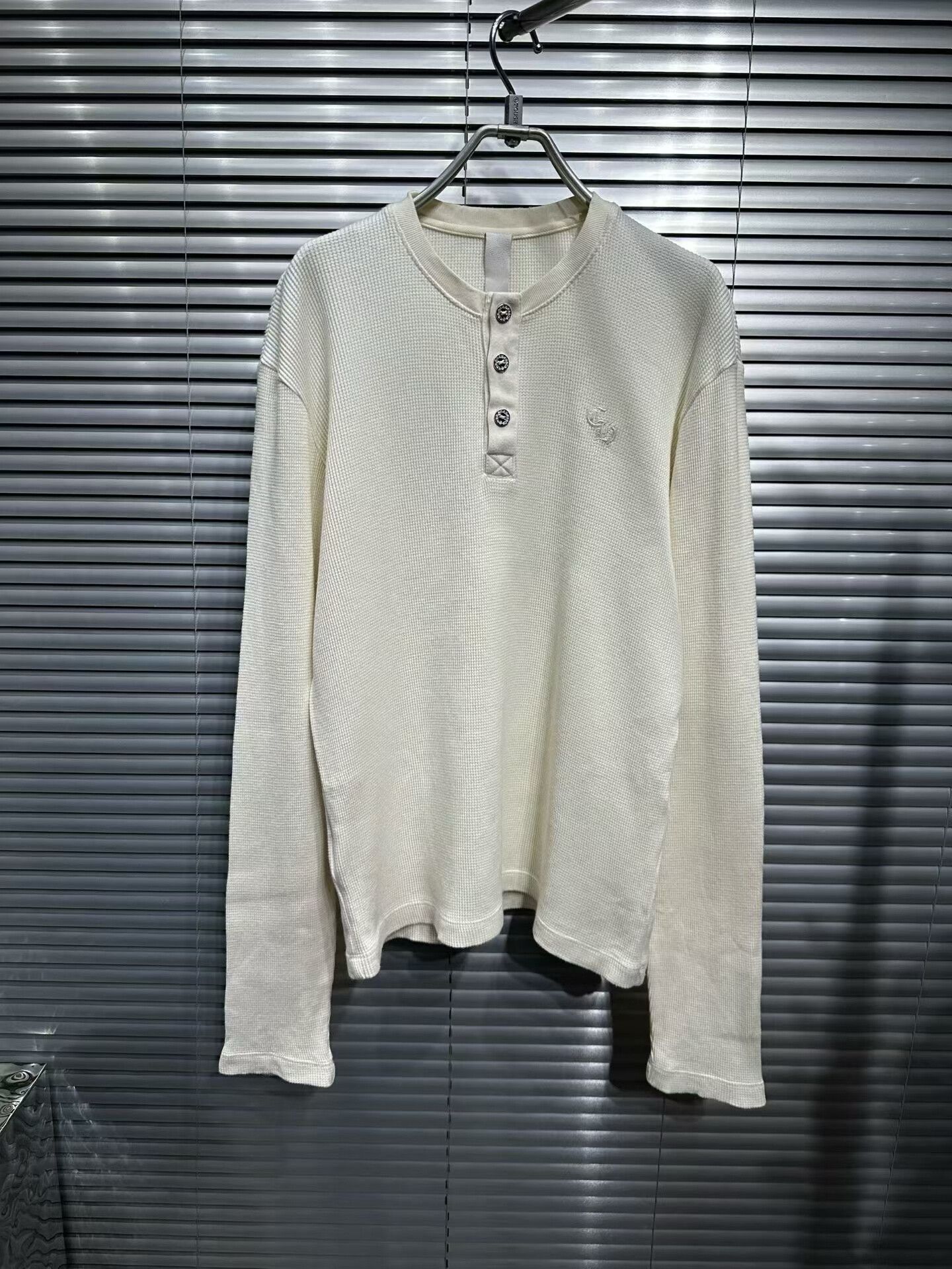 Chrome Hearts chrome hearts ivory henley long sleeve shirt Size US M / EU 48-50 / 2 - 1 Thumbnail