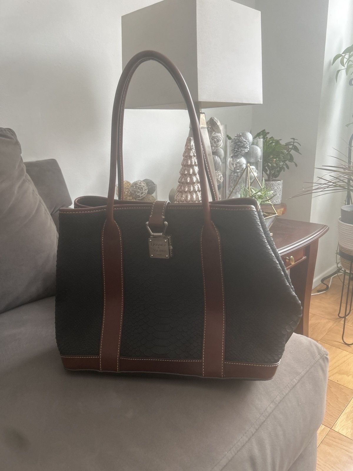 Dooney & Bourke Dooney & Bourke Size ONE SIZE - 1 Thumbnail