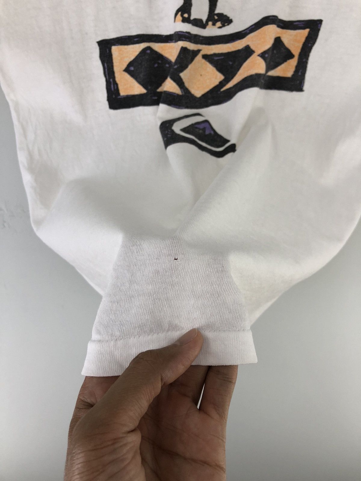 Quiksilver Vintage Quiksilver Center Logo Backhit Distressed Tshirt Size US M / EU 48-50 / 2 - 15 Thumbnail