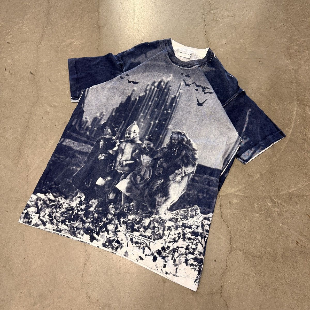 Vintage Vintage 1992 Stanley DeSantis Wizard of Oz AOP Size US XL / EU 56 / 4 - 1 Thumbnail