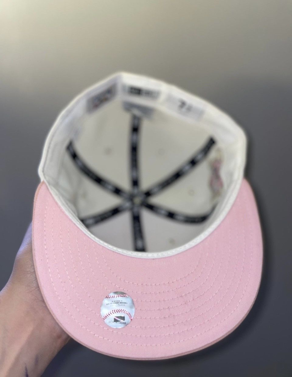 New Era MyFitteds Cincinnati red’s valentines size 7 1/4 bran Size ONE SIZE - 4 Thumbnail