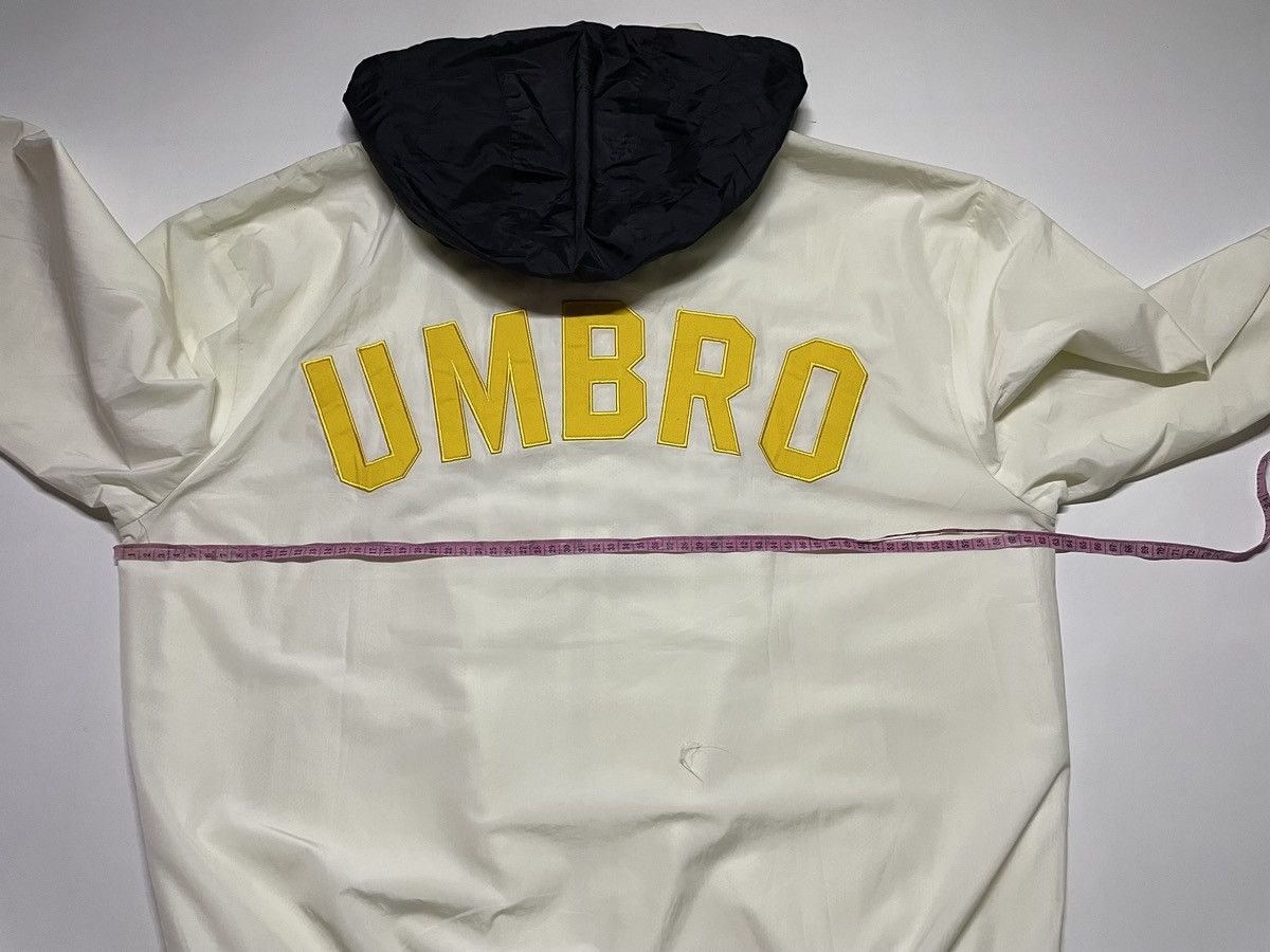 Umbro Umbro Embroidered Biglogo Sportwear Windbreaker jaket Size US XL / EU 56 / 4 - 18 Thumbnail